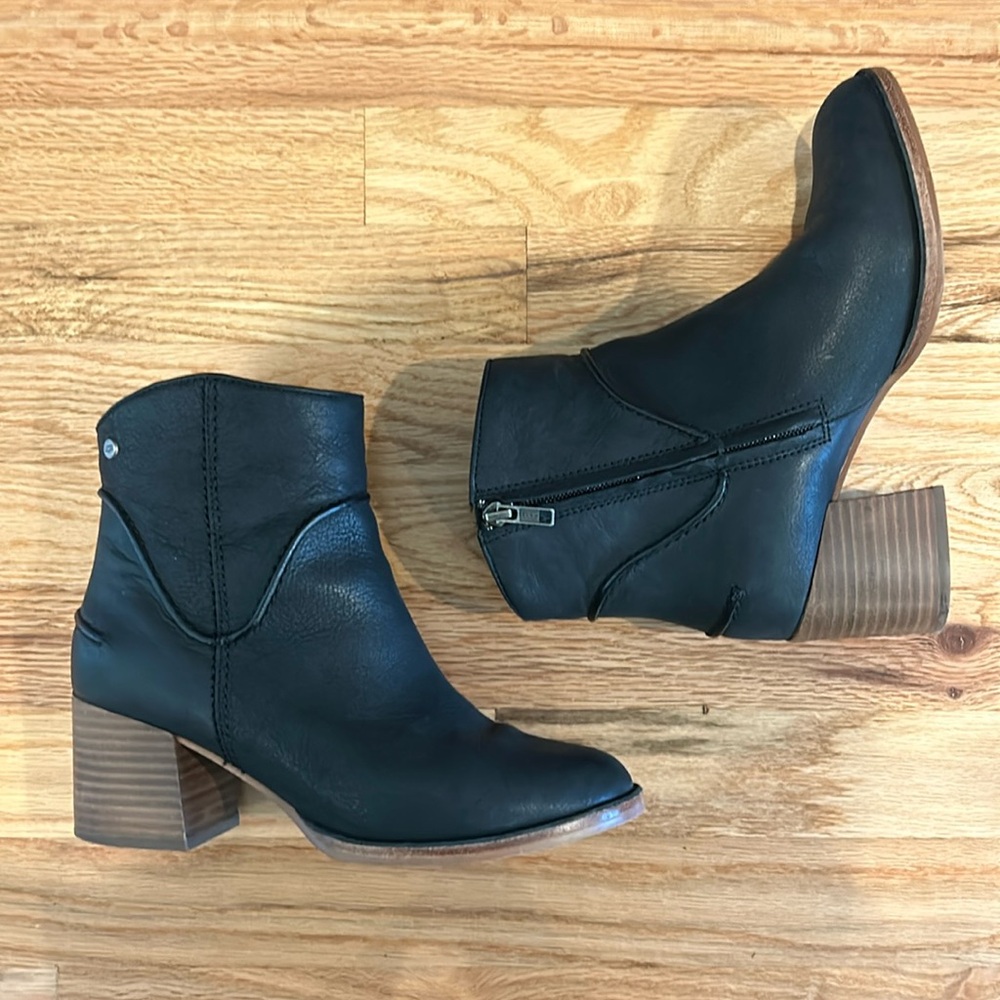 UGG Annie boot